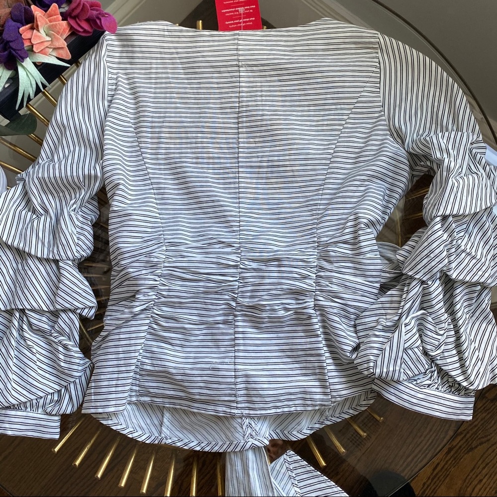 NWT Ruffle Sleeve Top - Picture 11 of 12